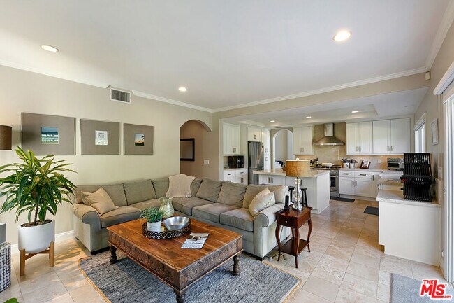 Building Photo - 28905 W Beach Ln