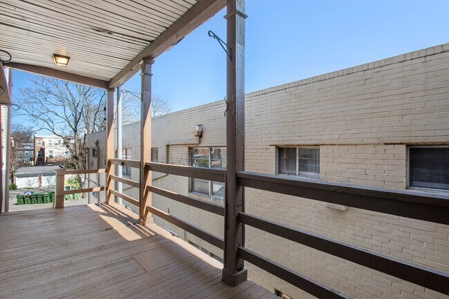Building Photo - 2604 Grove Ave