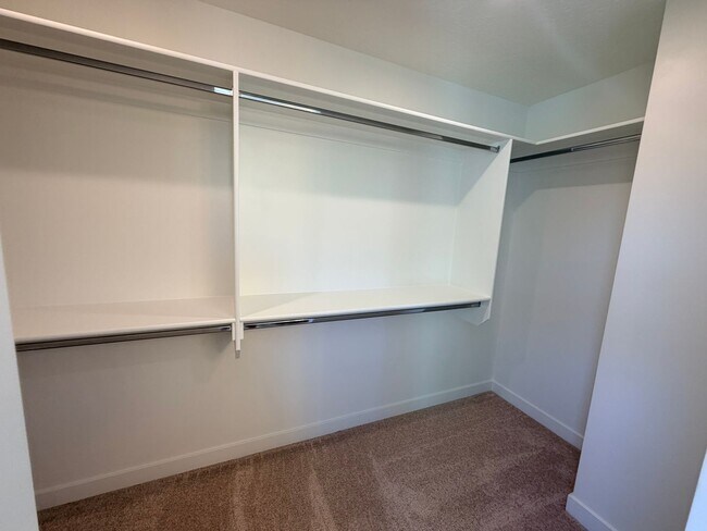 Building Photo - Beautiful Brand new 4 bedroom, 2.5 bathroom home in St George!