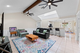 Building Photo - 908 Green Meadow Dr