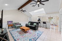 Building Photo - 908 Green Meadow Dr