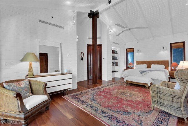 Building Photo - 795 18th Ave S