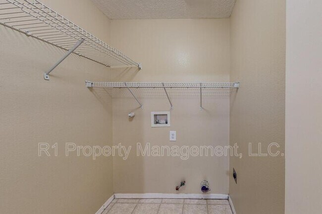 Building Photo - 10728 Hatch Dr NW