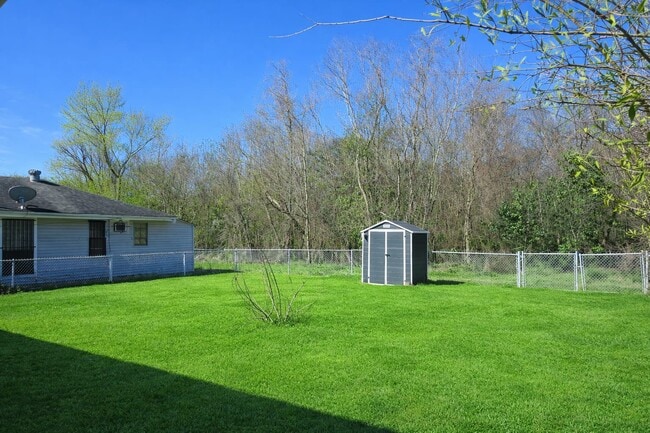 Building Photo - 1330 West Dr