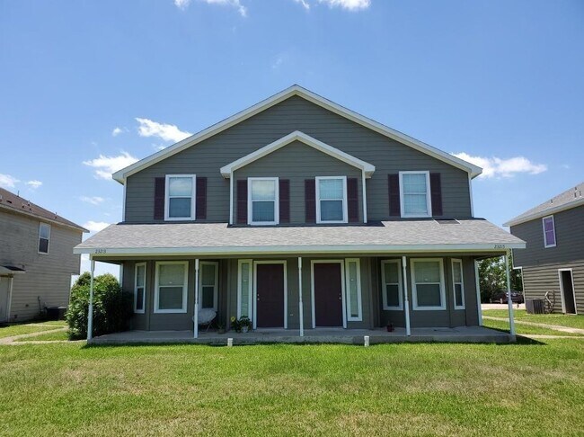 Primary Photo - 23283 High Point St