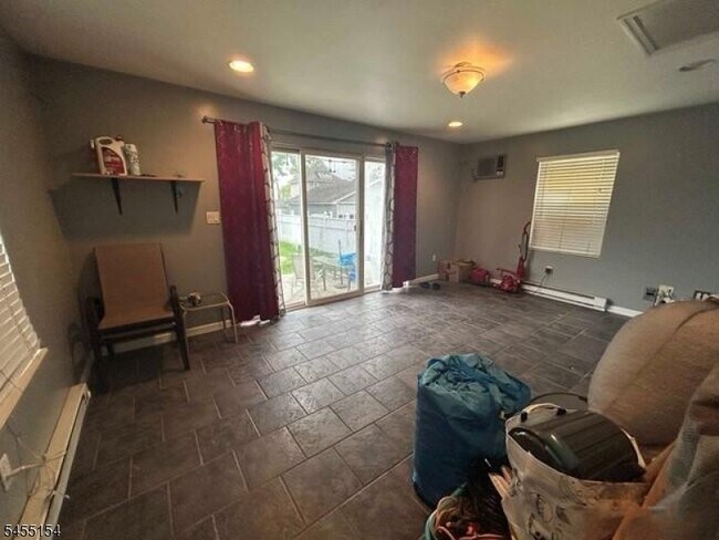 Building Photo - 31 Bamford Ave