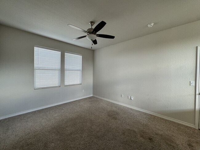Building Photo - 8142 Luz de Luna St