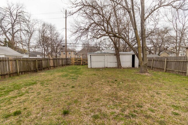 Building Photo - 1219 S Main St