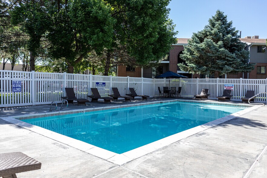 Pool Area - Peaks on Redwood