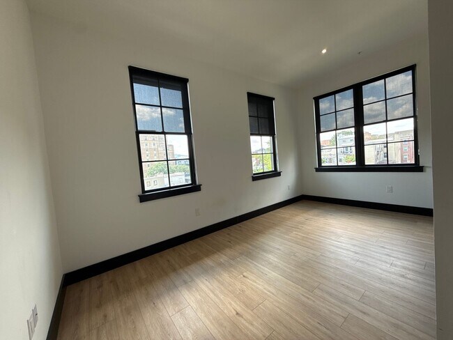 Building Photo - Watermark Residences
