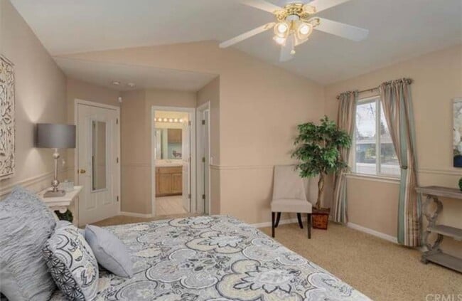 Building Photo - 3bd 2ba