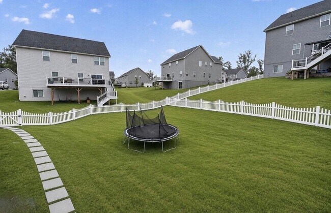 Building Photo - 6838 Northbourne Ct