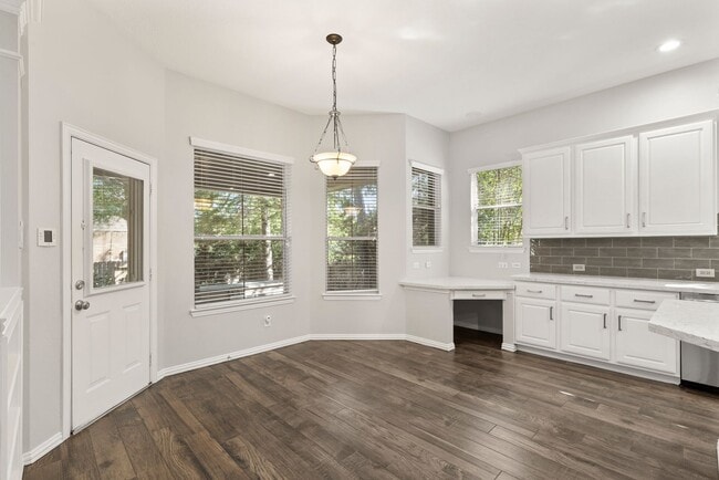 Building Photo - Magnificent Corner-Lot Retreat with Pool &...