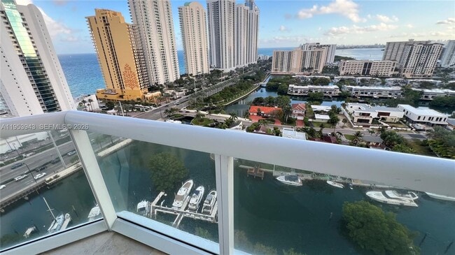 Building Photo - 16400 Collins Ave