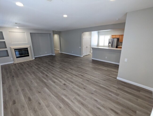 Building Photo - 2782 Lochleven Way