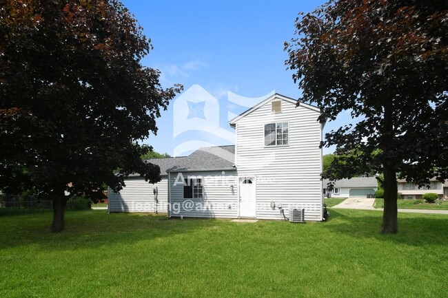 Building Photo - 1903 E Redfern Way
