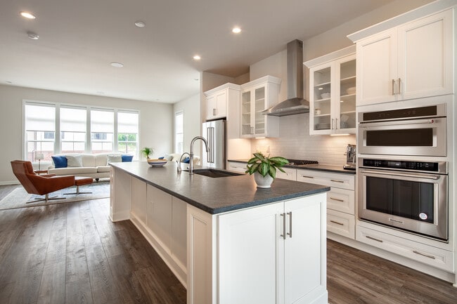 Building Photo - 1770 Violet Ridge Pl