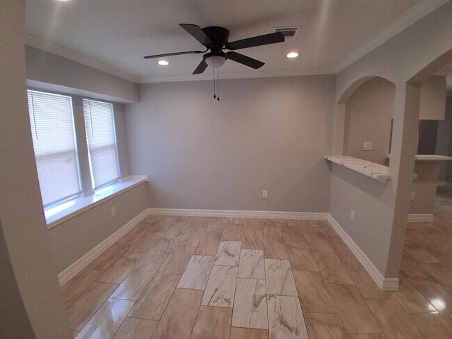Building Photo - 4026 Simsbrook Dr