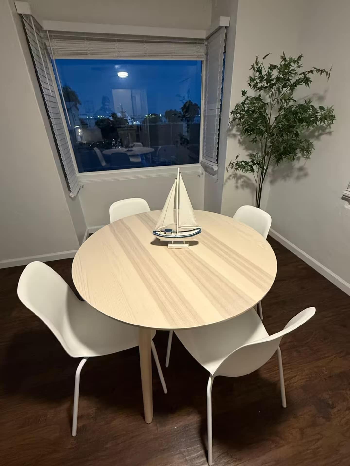 Dining room with view. Furnished with table & chairs. - 310 -316 Rosecrans St