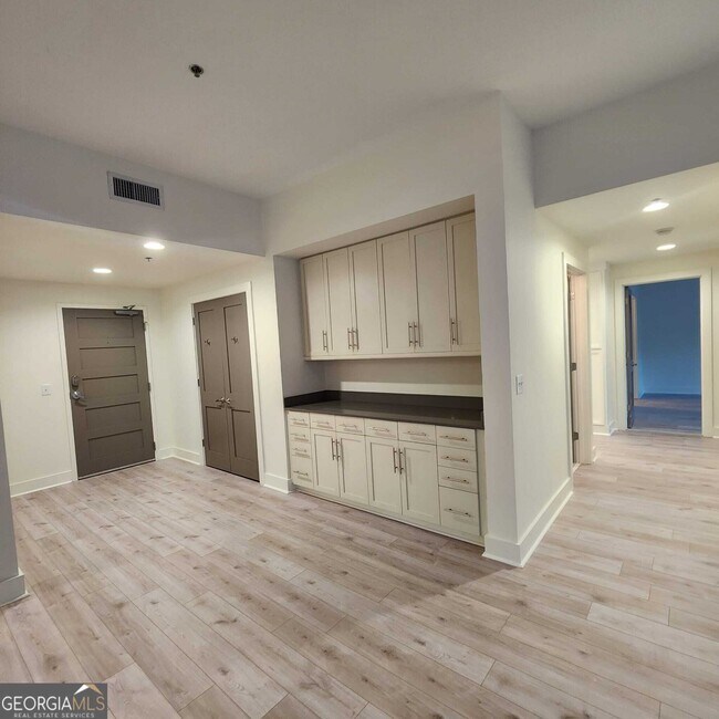 Building Photo - 1100 Howell Mill Rd NW