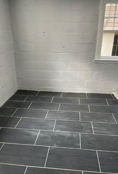 Building Photo - 579 Liberty Ave