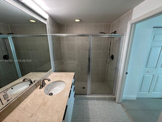 Building Photo - 140 S Dixie Hwy