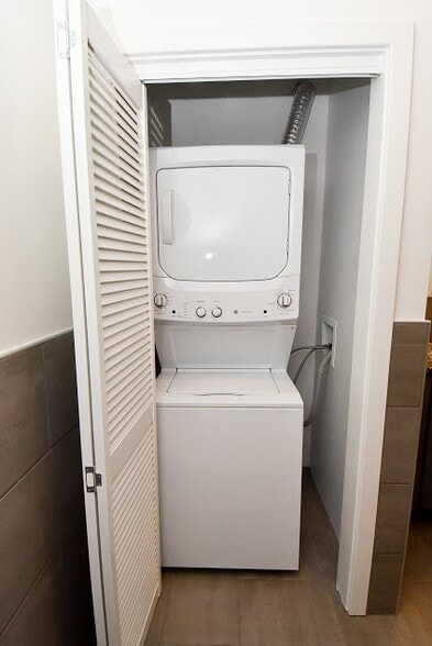 Building Photo - 1764 Frankfort Ave