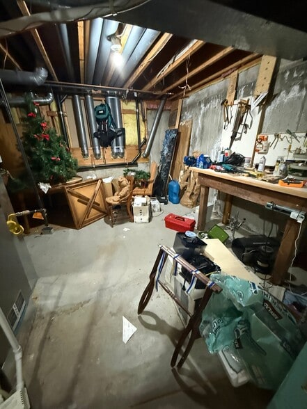 Building Photo - 2620 Briarwood Dr