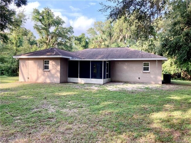 Building Photo - Crystal Manor 2 bedroom, 2 bath, 1 car garage home!