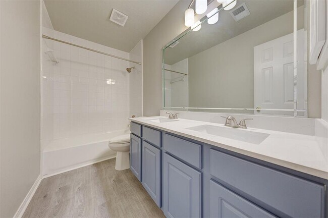 Building Photo - 2107 Crossbay Ct