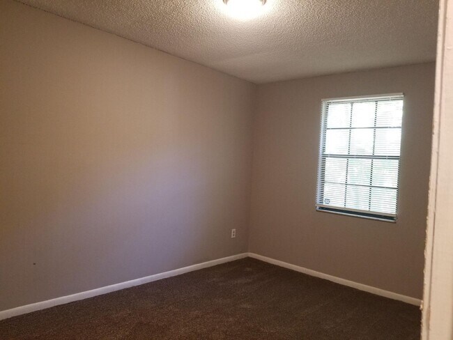 Building Photo - 7225 Buffalo Ave