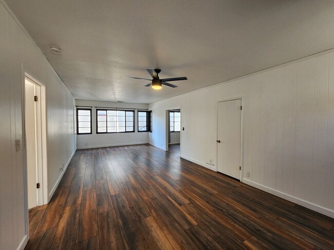 Building Photo - 2305 J St