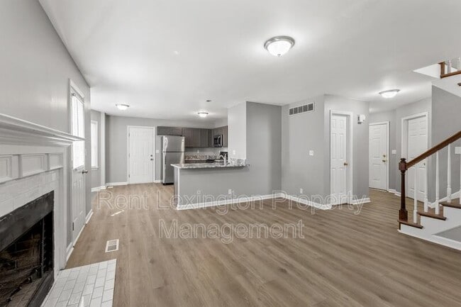 Building Photo - 4589 Fieldmoor Dr