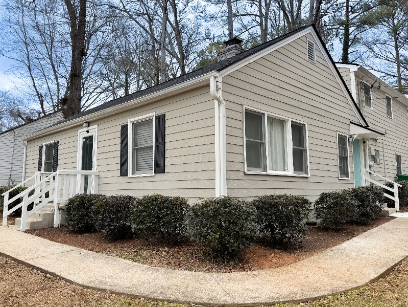 Building Photo - 326 Wilkinson Dr SE