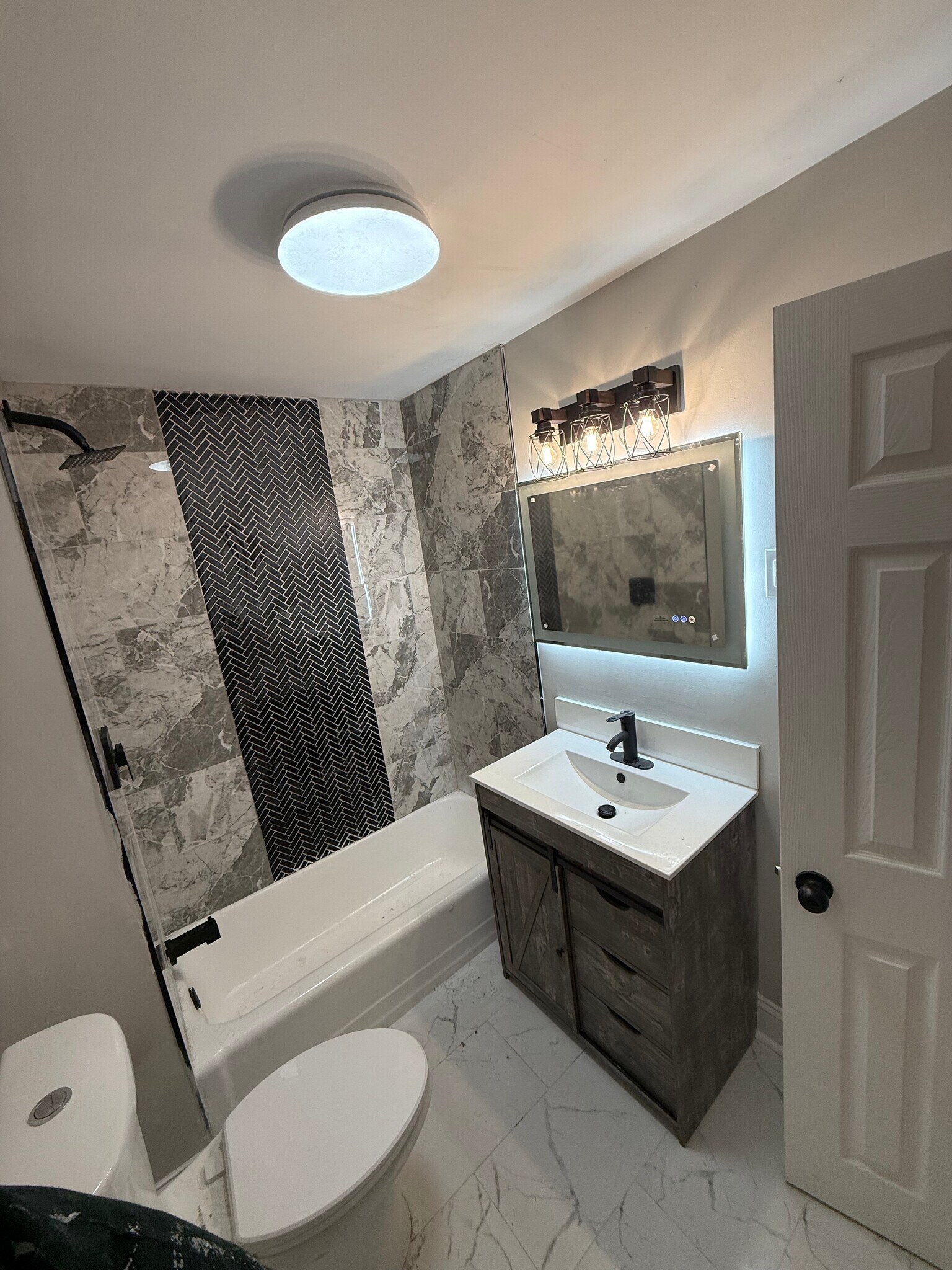 Building Photo - 2126 Kennedy St