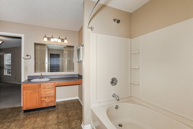 Building Photo - 15213 Beam St