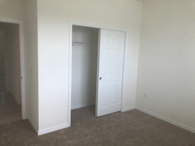 Building Photo - NE Cape Coral Single Family Home
