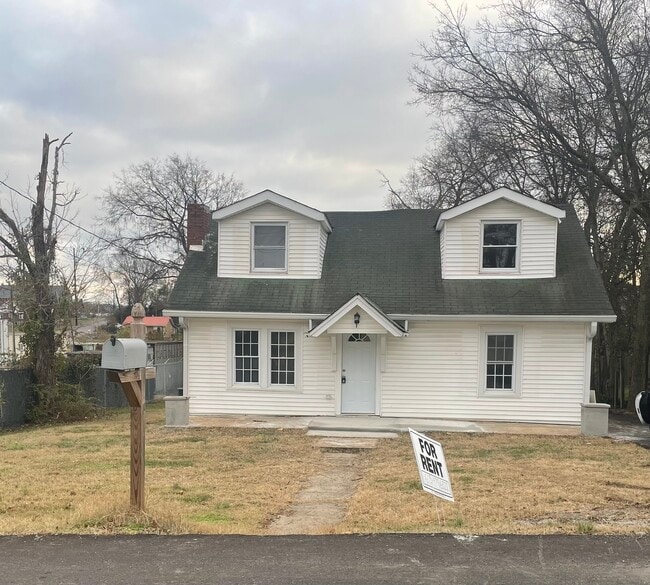 Building Photo - 117 Depot St