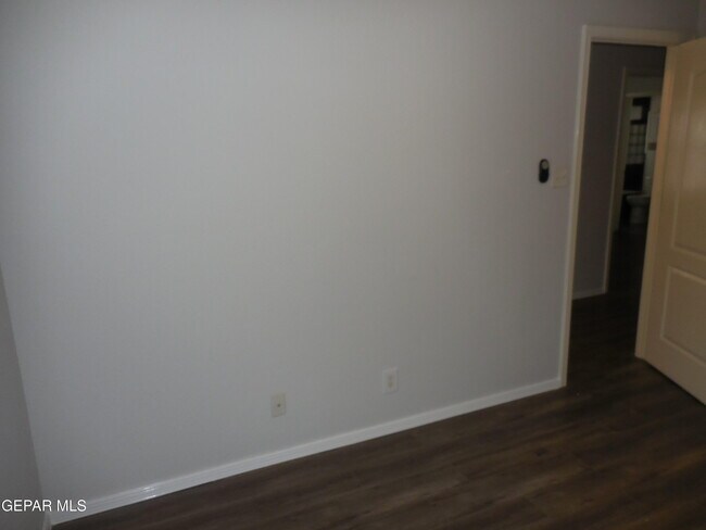 Building Photo - 356 Jardin Bello Ave