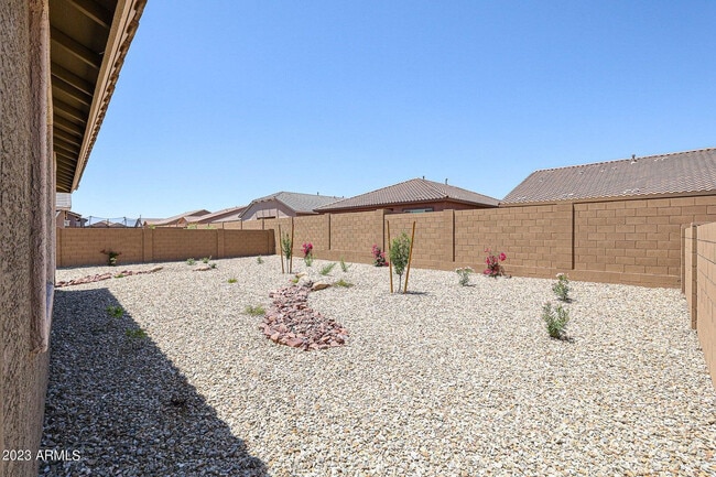 Building Photo - 16554 W Questa Dr