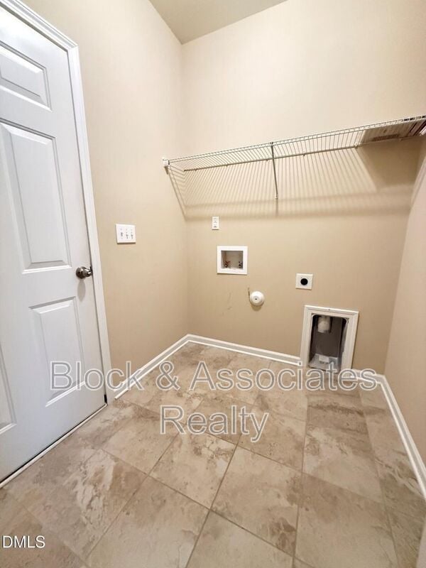 Building Photo - 2433 Cedar Rock Dr
