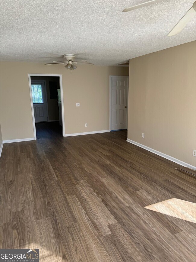 Building Photo - 609 Yorktown Pl