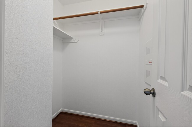 Building Photo - 1314 Glenwood Canyon Ln