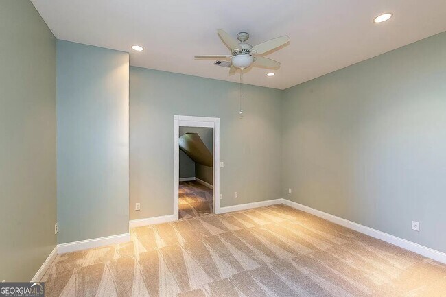 Building Photo - 1282 Monroe Dr NE