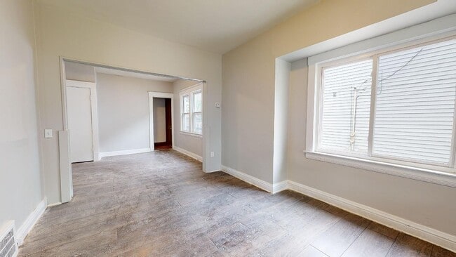 Building Photo - Old Brooklyn - 4 Bedroom Single Family Home