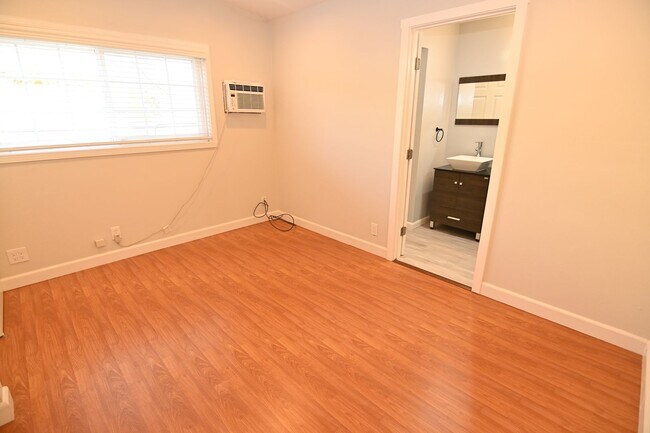 Building Photo - 1935 Jackson St