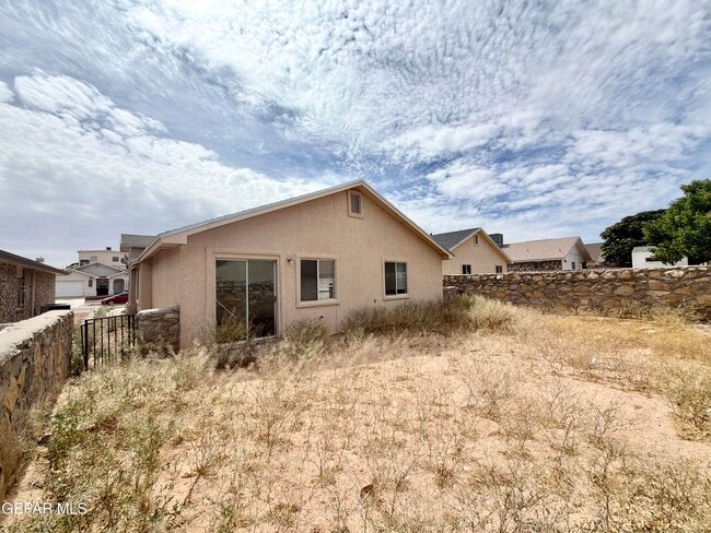 Building Photo - 12501 Sombra Fuerte Dr