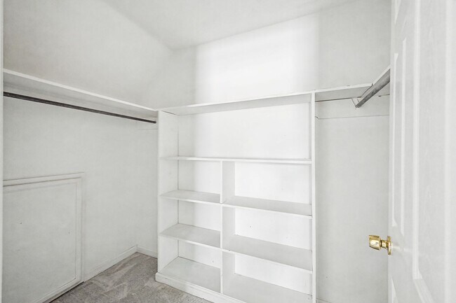 Building Photo - Stunning 3BR/2BA home in the desirable Temple Hills Golf Community!