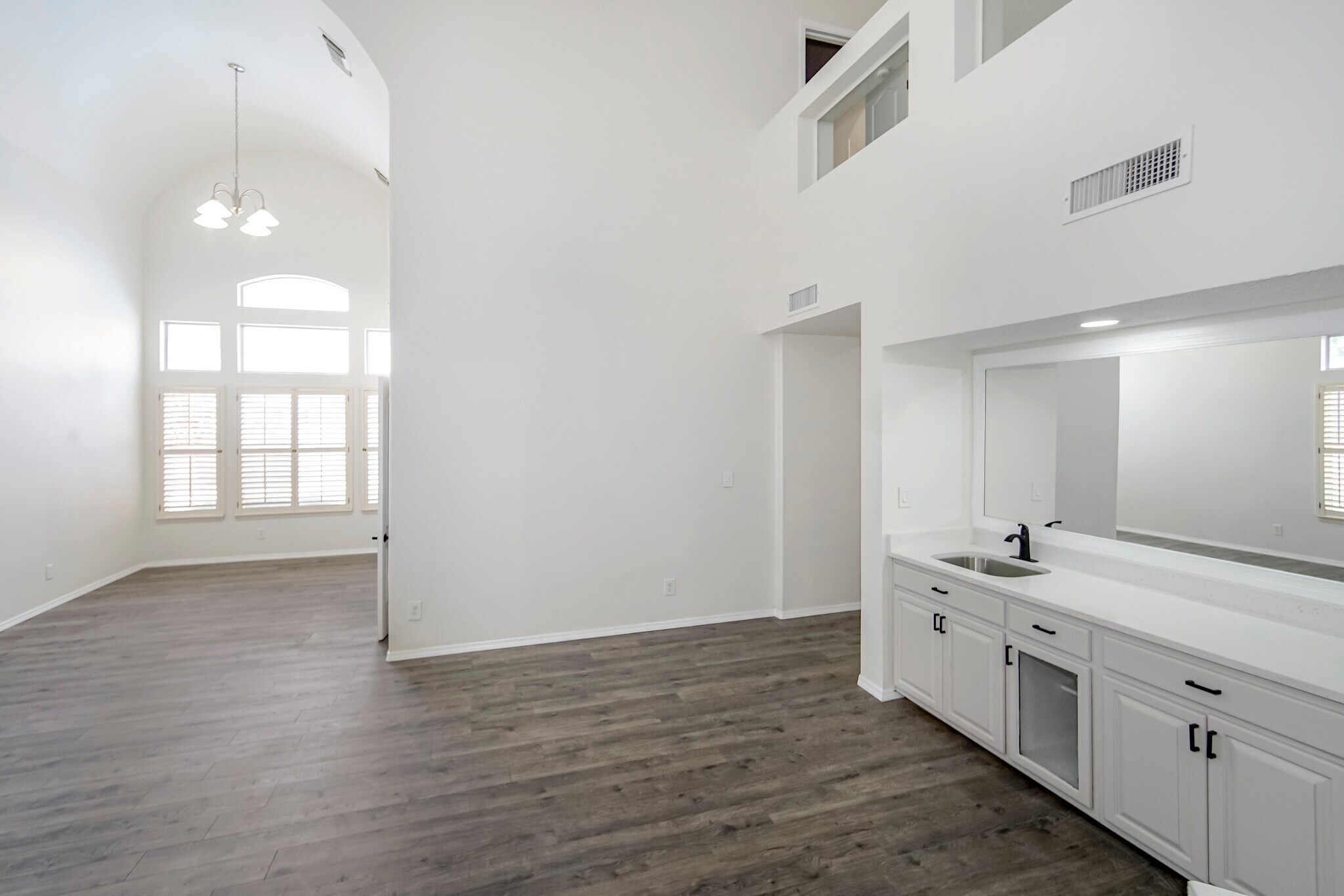 Building Photo - 6529 Jim de Groat Dr