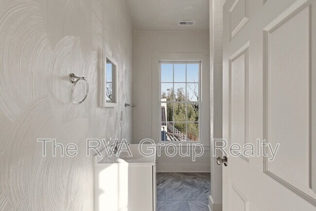 Building Photo - 27 S Jefferson St